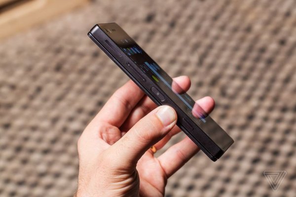 ZTE представила очень странный двухэкранный смартфон | - «Интернет и связь» ZTE представила очень странный двухэкранный смартфон | - «Интернет и связь»