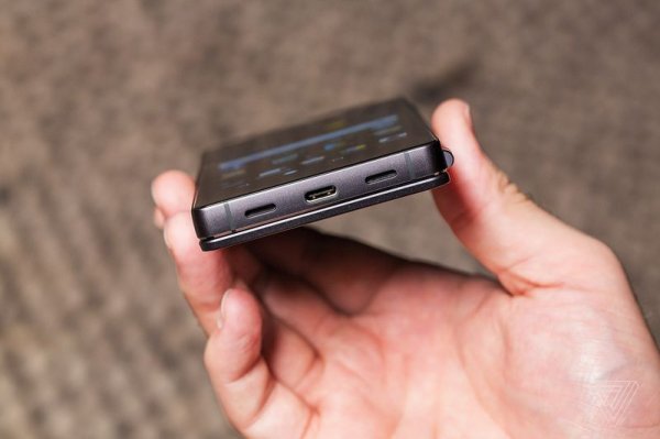 ZTE представила очень странный двухэкранный смартфон | - «Интернет и связь» ZTE представила очень странный двухэкранный смартфон | - «Интернет и связь»