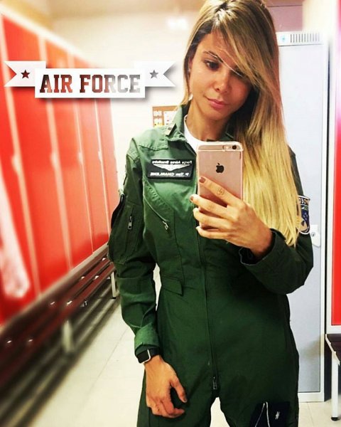 Фотофакт. Красивые девушки ВВС Бразилии и их вертолеты | - «Интернет и связь»