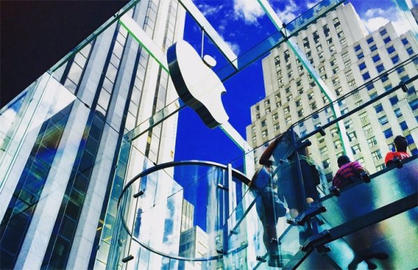 Капитализация Apple приближается к триллиону долларов - «Новости сети»