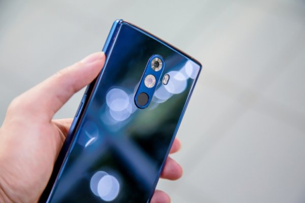 Смартфон Doogee MIX 2 с безрамочным дисплеем, четырьмя камерами и функцией распознавания лиц всего за $200 - «Новости сети»