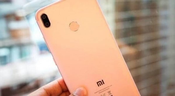 Фаблет Xiaomi Mi 6X замечен на «живых» фотографиях - «Новости сети»