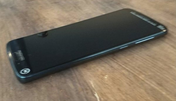 Смартфон Moto G6 Plus замечен на «живых» фотографиях - «Новости сети»