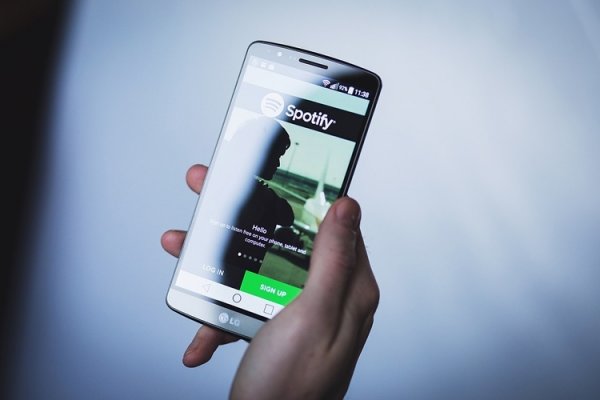 Spotify может выпустить «умную» колонку или другие устройства - «Новости сети»