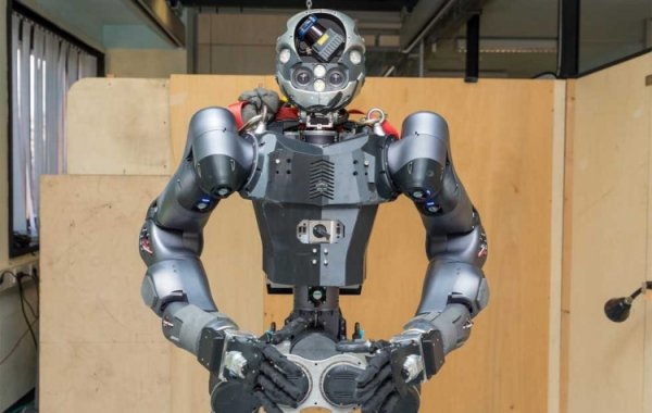 Антропоморфный робот-спасатель Walk-Man подвергся модернизации - «Новости сети»