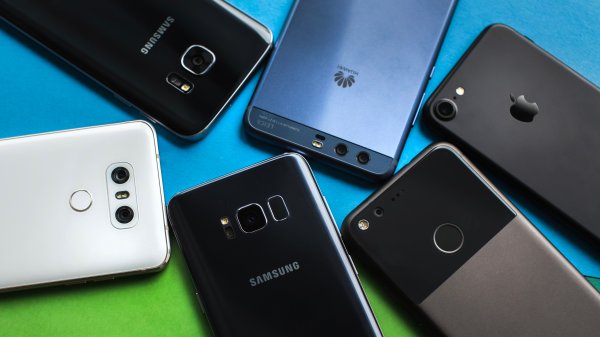 AnTuTu назвал топ-10 самых производительных Android-смартфонов - «Интернет и связь»