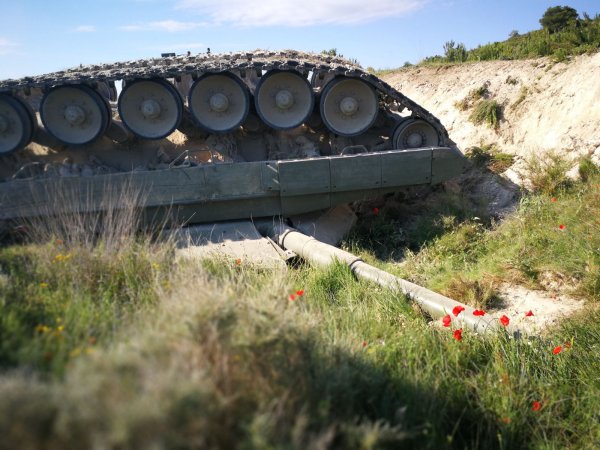 Фотофакт. Leopard 2 перевернулся во время маневров - «Интернет и связь»