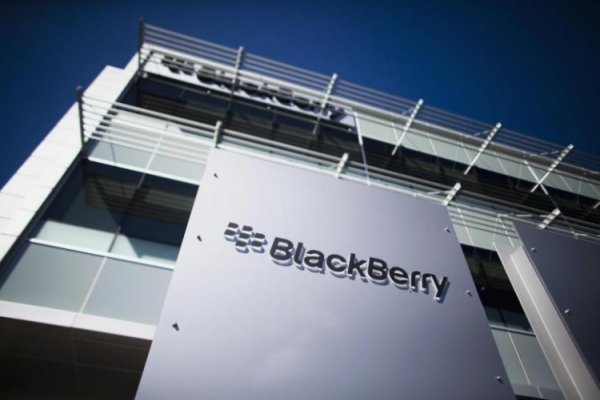 BlackBerry терпит убытки и теряет выручку - «Новости сети»