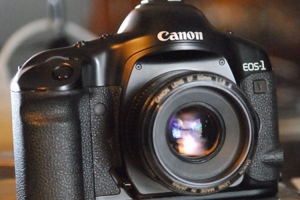 Конец эпохи: Canon прекратила продажи плёночной камеры EOS-1v - «Новости сети»
