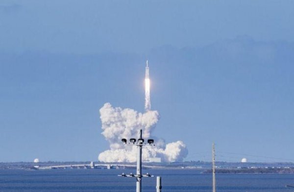 SpaceX выиграла тендер на запуск военного спутника на сверхтяжёлой ракете Falcon Heavy - «Новости сети»