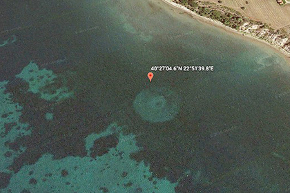 На картах Google рассмотрели загадочные круги у берегов Греции - «Интернет»