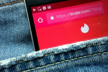 Пользователи по всему миру сообщают о сбое в работе Tinder - «Интернет»