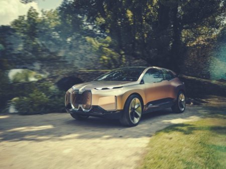 Концепт электрокара BMW iNext показали в шоуруме на борту авиалайнера - «Новости сети»