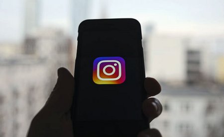 Пользователи Instagram сообщили о сбое в работе соцсети - «Интернет»