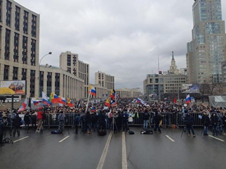 Журналистов RT на акцию не пустили - «Интернет»