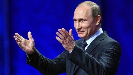 В России активисты установили "могилу" Путина с фото и текущим годом смерти - «Сеть»
