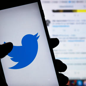 Twitter разрешил пользователям добавлять медиафайлы в ретвиты - «Интернет»
