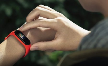 Xiaomi Mi Band 4: фитнес-браслет с цветным экраном, NFC и датчиком ЧСС - «Новости сети»