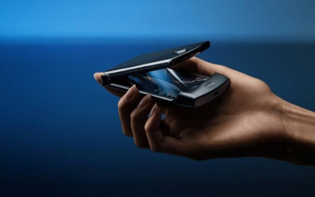Поставки гибкого Motorola razr отложены до 18 февраля - «Новости сети»