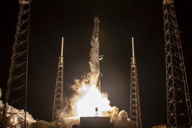 Ускоритель SpaceX Falcon 9 совершил вывод спутников Starlink, но не смог сесть на баржу - «Новости сети»