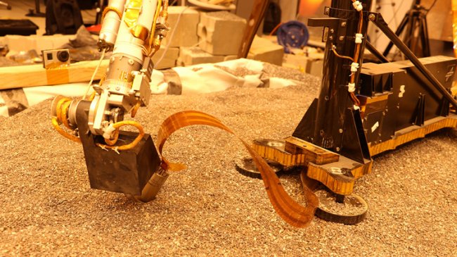 NASA надавит на буровой инструмент зонда InSight для углубления в марсианский грунт - «Новости сети»