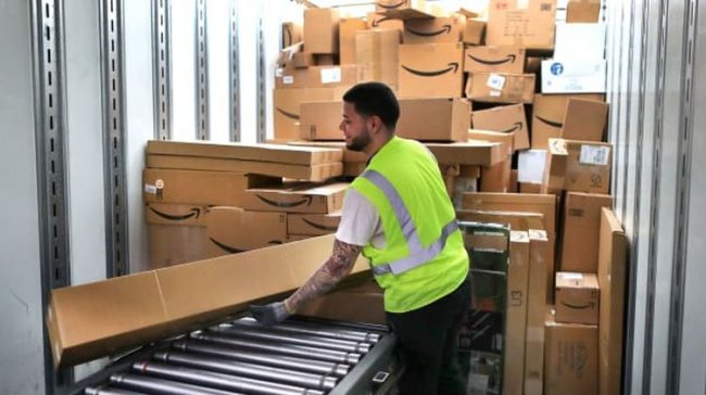 Amazon сосредотачивается на поставках товаров первой необходимости, поднимает сверхурочные - «Новости сети»