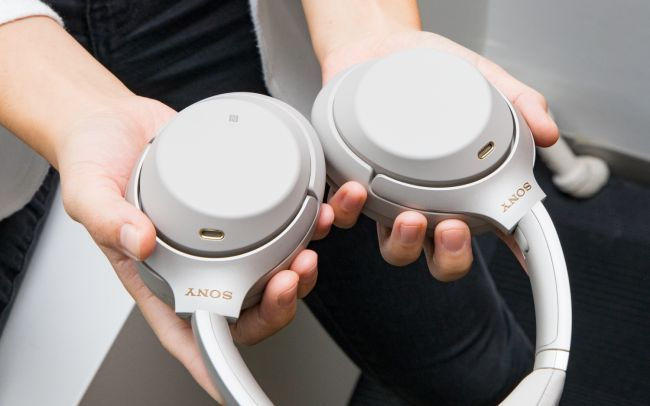 Sony значительно повысит качество голосовых разговоров в наушниках WH-1000XM4 - «Новости сети»