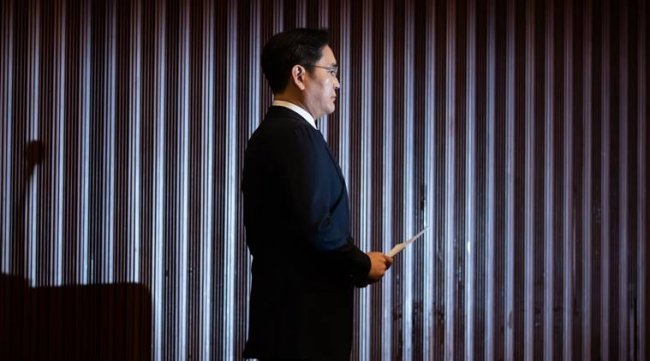 Наследник империи Samsung Group вновь под угрозой ареста - «Новости сети»