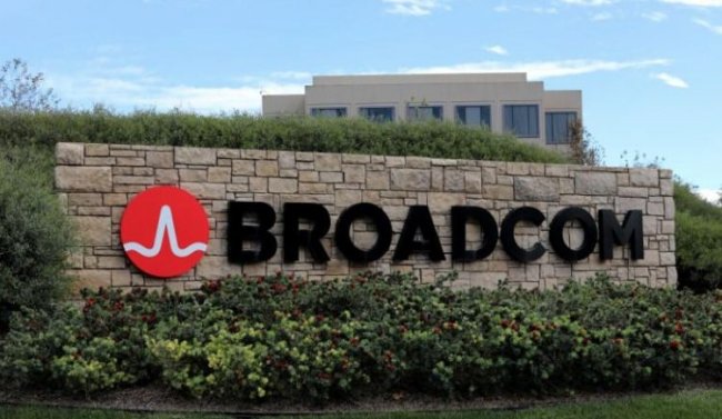 На задержку анонса новых iPhone невольно намекнула компания Broadcom - «Новости сети»