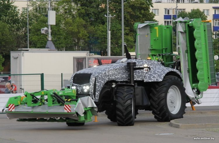 В Минске показали первый белорусский беспилотный трактор Belarus 3523i - «Новости сети»
