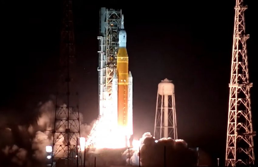 NASA наконец-то запустило сверхтяжёлую ракету SLS — корабль Orion отправился к Луне - «Новости сети»