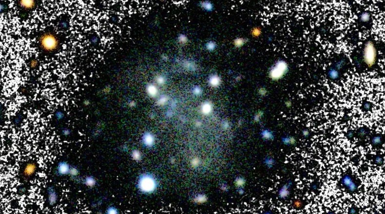 Случайно обнаруженная тусклая галактика приближает нас к пониманию тёмной материи - «Новости сети»