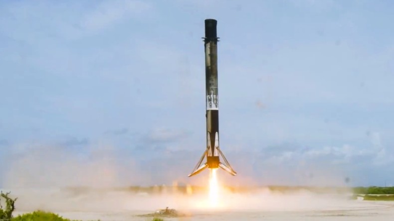 SpaceX показала приземление первой ступени Falcon 9 с преодолением звукового барьера - «Новости сети»