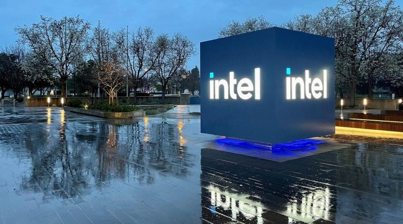 Intel привлекла двух ветеранов полупроводниковой индустрии к спасению компании - «Новости сети»