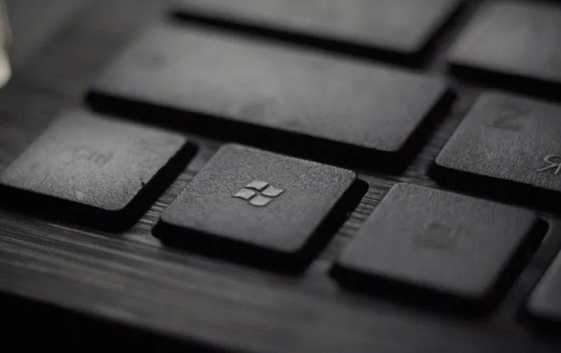 Microsoft передумала упрощать системный трей Windows 11 после негативных отзывов пользователей - «Новости сети»