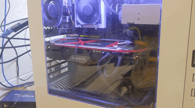 Энтузиаст с Reddit превратил видеокарту в миниатюрный макет железной дороги - «Новости мира Интернет»