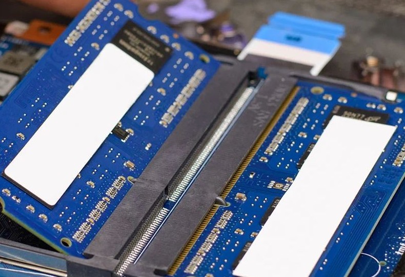 Дефицит открыл китайской памяти путь в ноутбуки HP, Dell, Acer и Asus - «Новости сети»