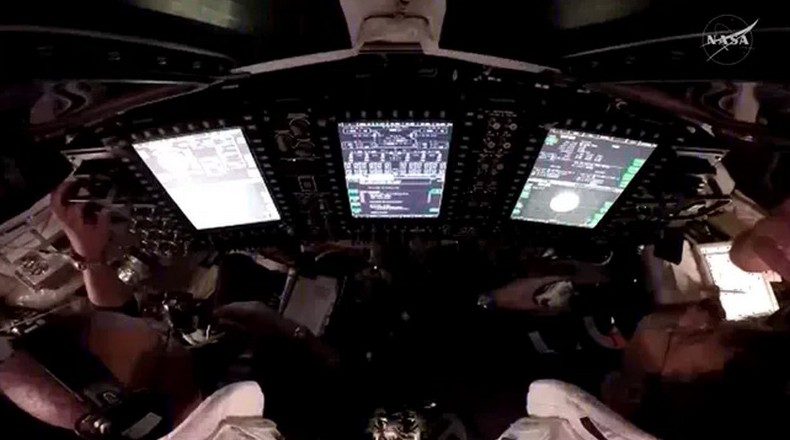 Космический сбой Microsoft: в летящем к Луне корабле «Орион» оказалось два Outlook и ни один из них не работает - «Новости сети»