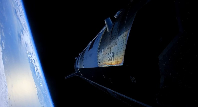 SpaceX впервые запустила новейшую мегаракету Starship V3 — корабль потерял двигатель, но продолжил полёт - «Новости сети»